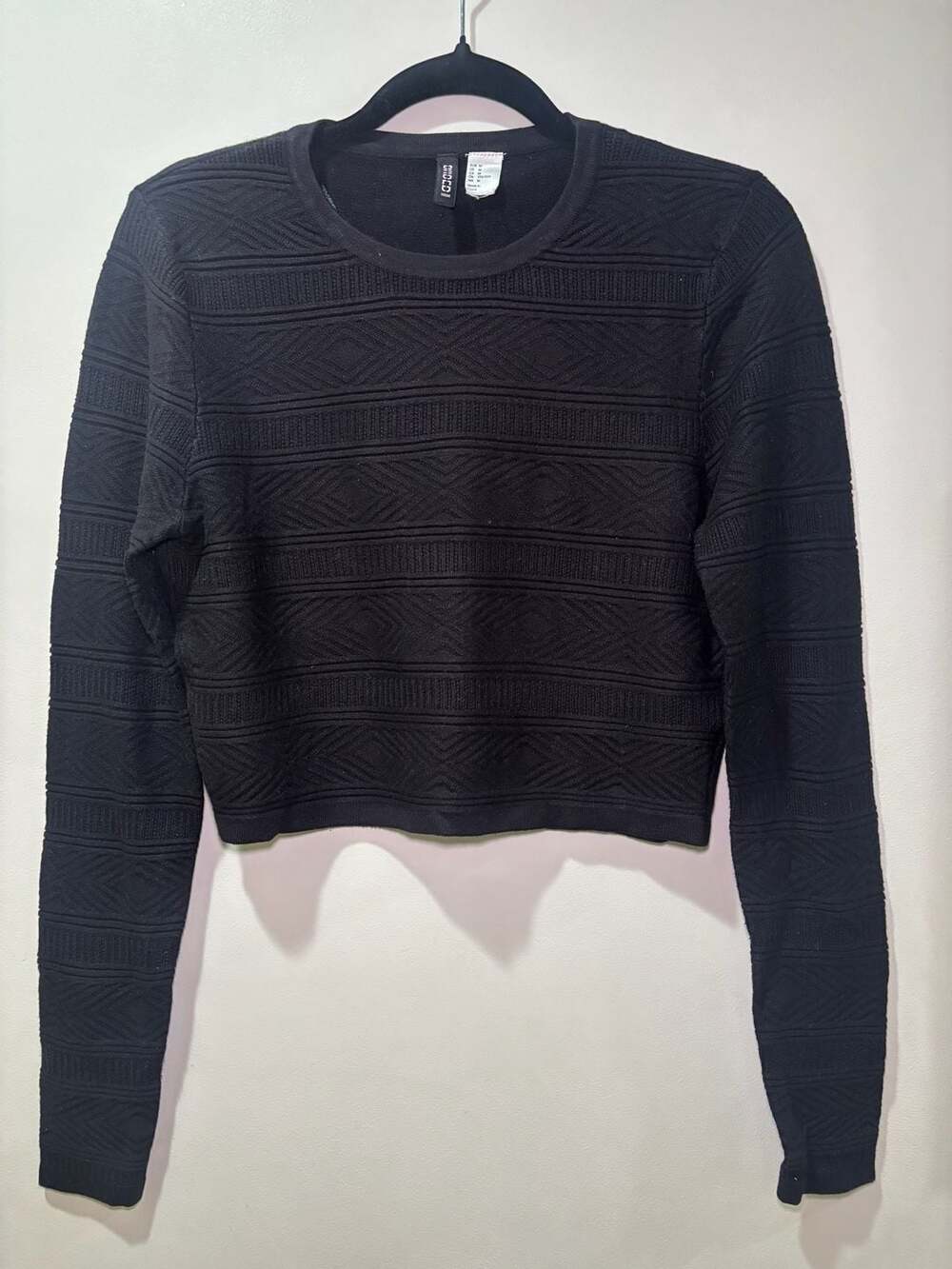 H&M Divided Women’s Medium Black Geometric Textured Cropped Sweater
